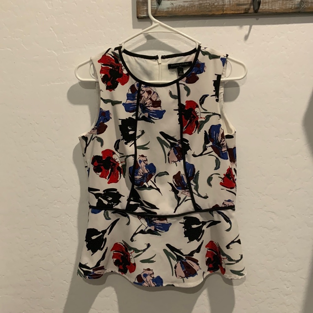 Women’s Banana Republic multi-floral pattern tank top